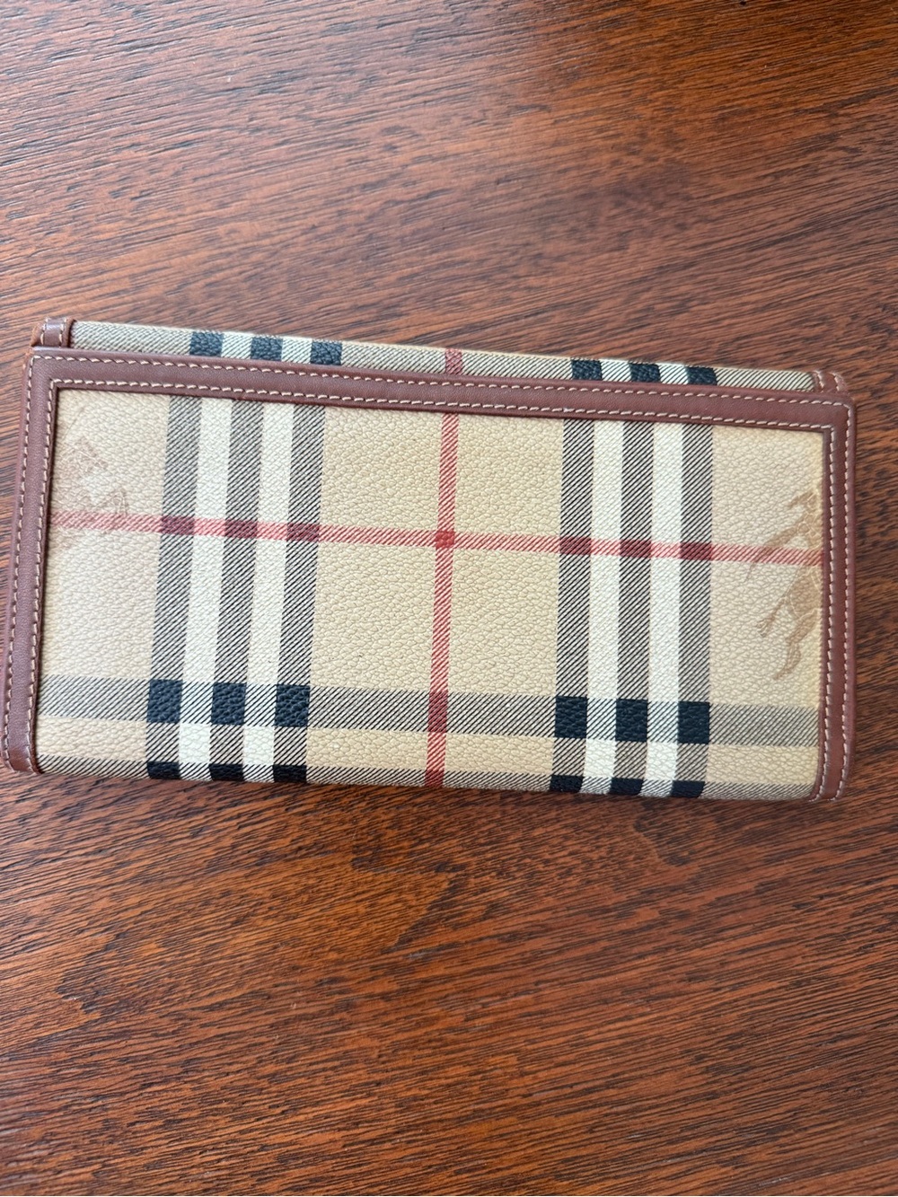 Burberry Classic long folded wallet. Will include a gold chain. - Picture 2 of 10